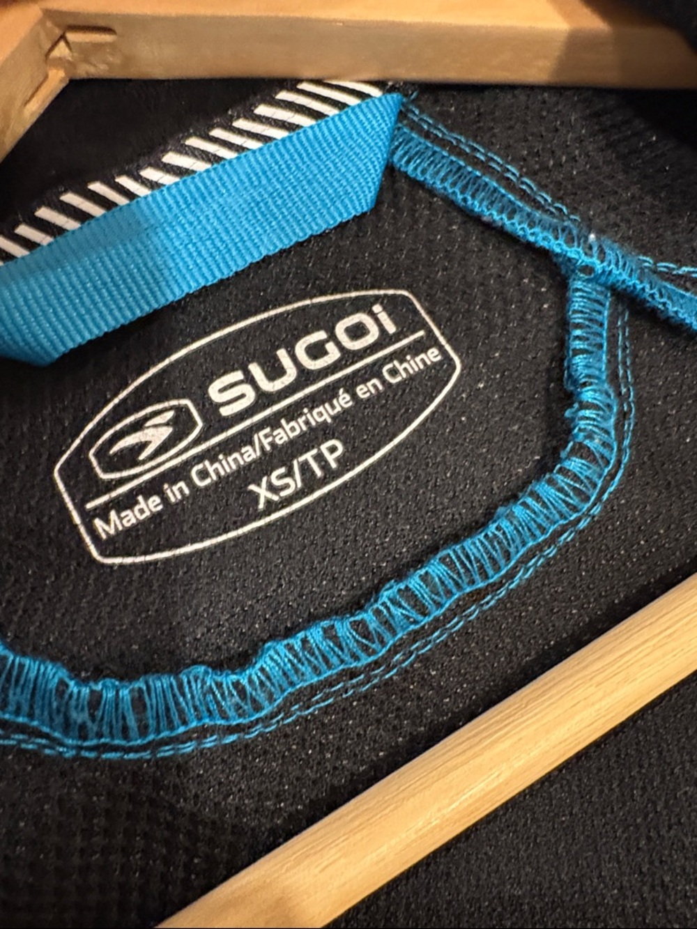 SUGOI Blue and Charcoal Running Jacket - Picture 3 of 4